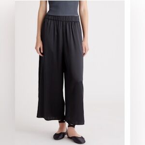 Quince Black Wide-Leg Silk Pant
Stretch and washable. NWT